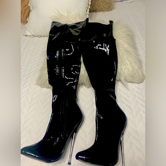 Over the knee boot - Picture 1 of 8